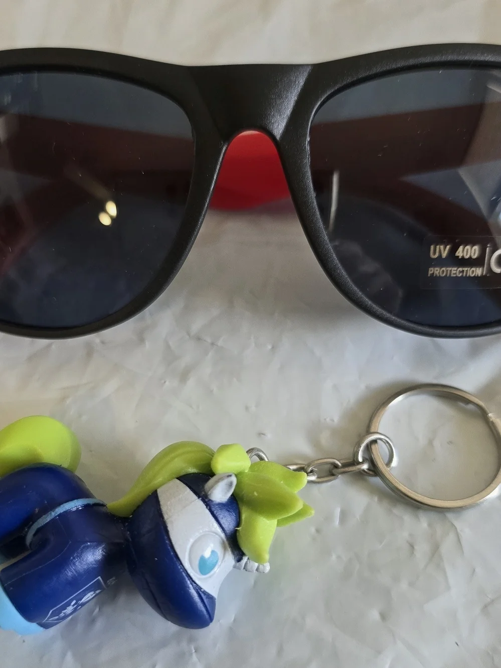 Black UV400 Sunglasses with Neon Pony Keychain New